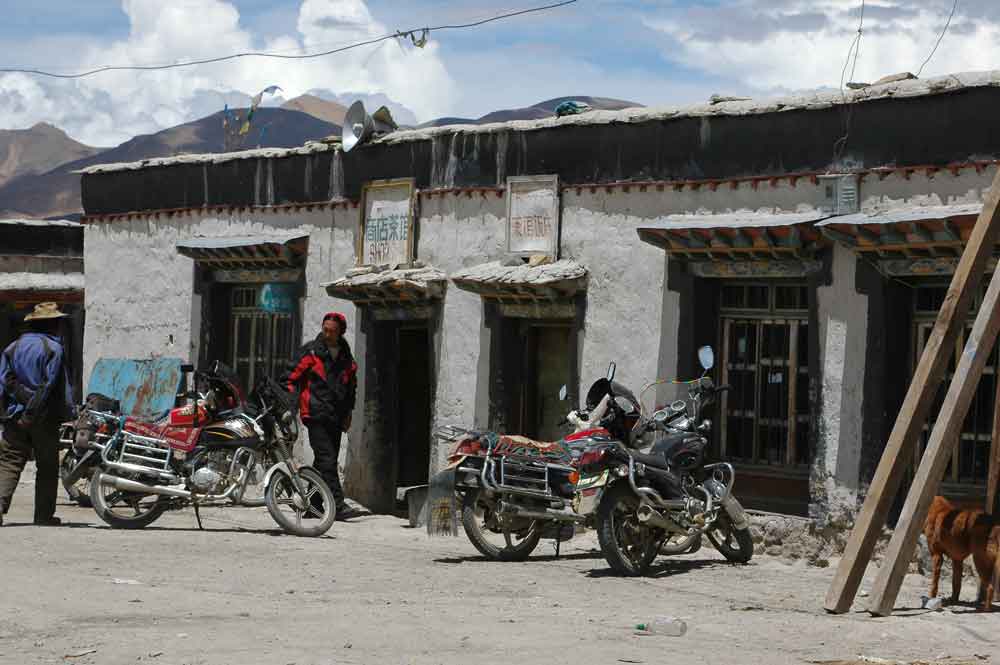 93 - Tibet - motos
